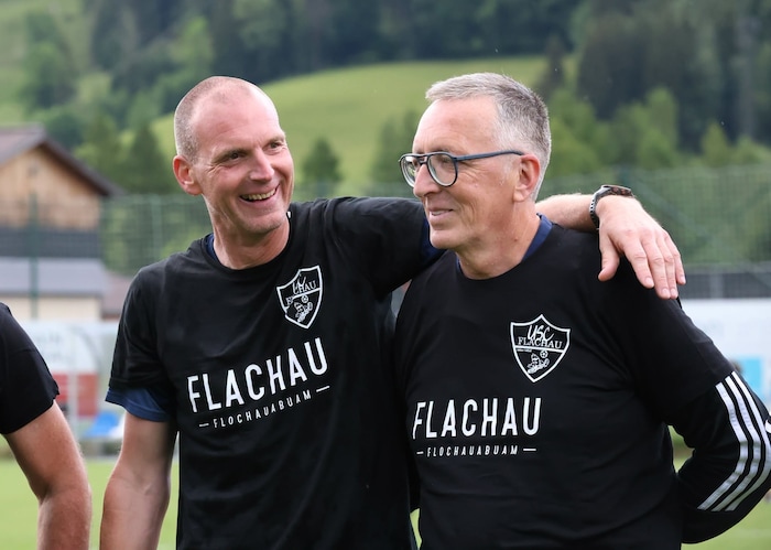Coach Gerhard Jäger mit Johann Schiefer, dem stellvertretenden Sektionsleiter.