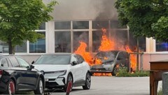Das Auto stand in Vollbrand.