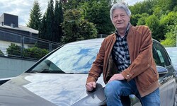 Edwin Walter wollte einen VW Golf verkaufen, geriet aber ins Visier von Betrügern, die ihn mit ...