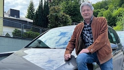 Edwin Walter wollte einen VW Golf verkaufen, geriet aber ins Visier von Betrügern, die ihn mit ...