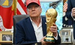Im August des Vorjahrs hielt US-Präsident Donald Trump den WM-Pokal schon in Händen, nachdem ihm ...