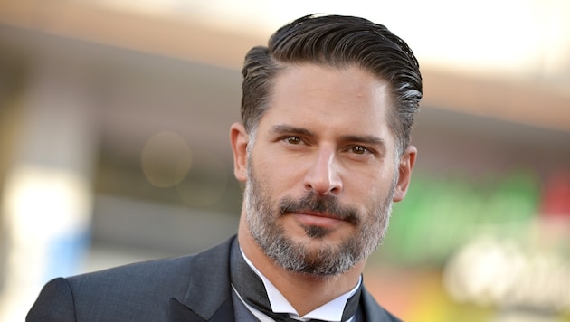 Joe Manganiello enthüllt in seinen Memoiren einen „langwierigen Kampf ums Überleben“, während ...