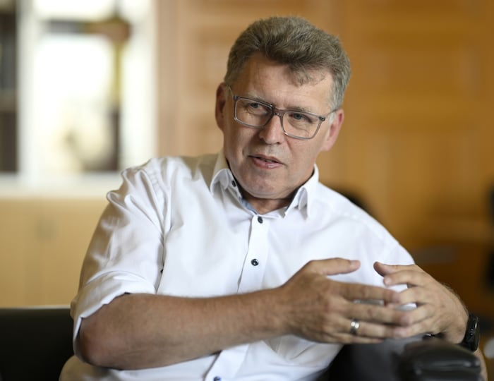 Oberstaatsanwalt Johann Fuchs, Leiter der OStA Wien, wird im Untersuchungsausschuss befragt ...