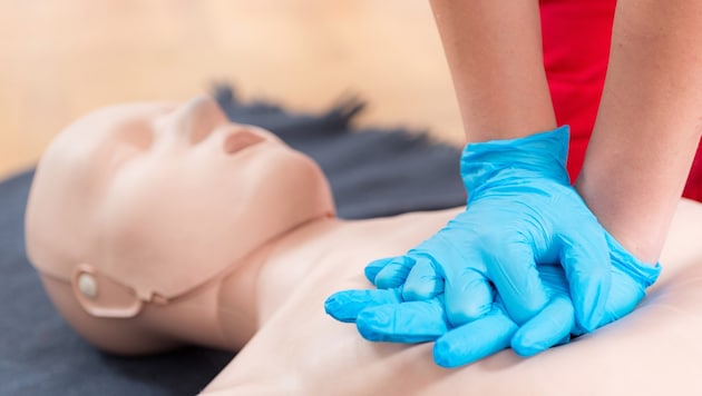 Österreichs Sanitäter und Sanitäterinnen werden im internationalen Vergleich zu wenig umfassend ...
