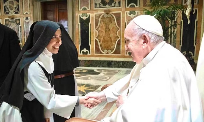 Aline Pereira Ghammachi zu Besuch bei Papst Franziskus 2018