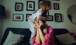 Berufstätige Mütter werden von Unternehmen gerne mit ihrer Familienfreundlichkeit angeworben. ...