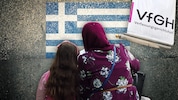 Eine Mutter und ihre vierjährige Tochter aus Afghanistan sollten zurück nach Griechenland ...