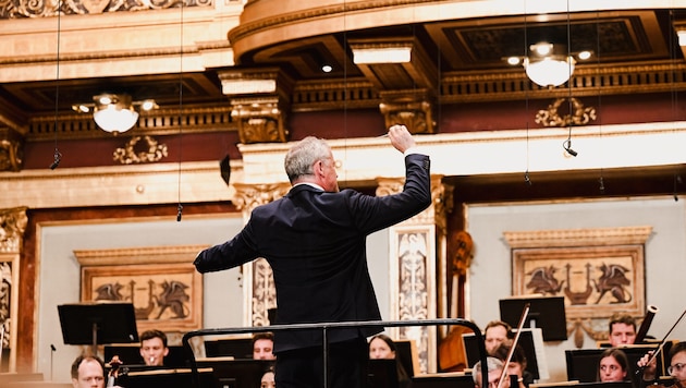 Markus Poschner dirigiert das Bruckner Orchester im Musikverein