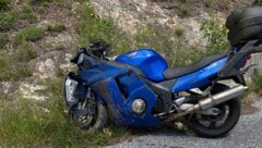 Das Motorrad wurde beschädigt. 