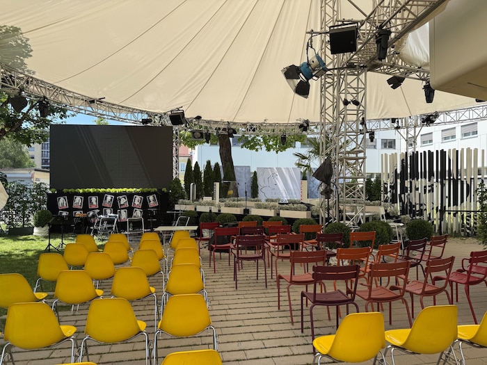 Die Bachmannpreis-Eröffnung geht zur Gänze im Ingeborg- Bachmann-Park des ORF-Kärnten über die ...