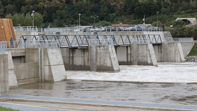 In Österreich wird aufgrund der niedrigen Wasserstände derzeit weniger Strom produziert (im ...