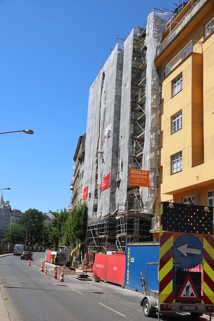 Arbeiten in großer Höhe gehören zu den gefährlichsten am Bau.