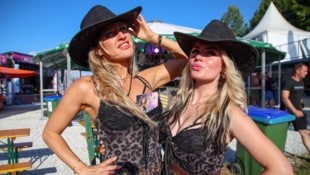 In der Partyzone bei „Camping Gelb“ ging es schon gestern heiß her