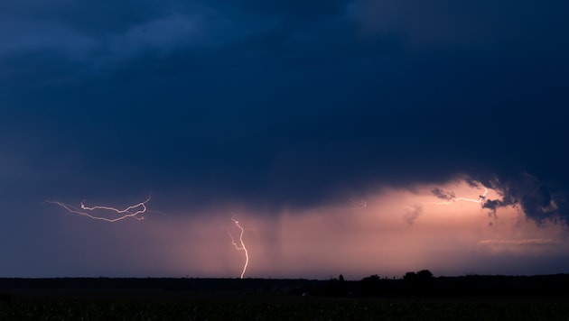 Gewitter sind im Anmarsch (Symbolbild).