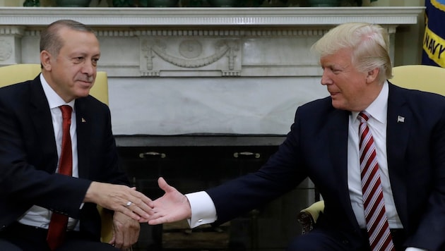 Der türkische Präsident Recep Tayyip Erdogan könnte nun endlich zu seinen Kampfjets kommen. ...