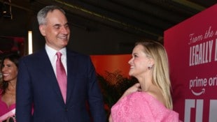 Mitte der Woche durften sich die Fans über ein Pärchen-Debüt von Reese Witherspoon und Oliver ...