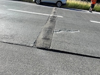 Die Betonplatten auf der Westautobahn haben sich aufgewölbt.