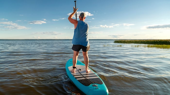 Stand-up-Paddling gilt in Österreich als beliebte Wassersportart.