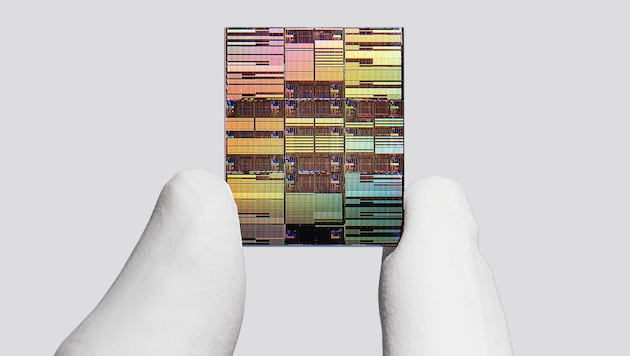 IBM will nun nach eigenen Angaben in den Bereich von 0,7 Nanometern vorstoßen, wodurch fast 100 ...
