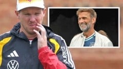 Julian Nagelsmann (li.) kann nur rätseln, wer Deutschlands erster Gegner in der K.-o.-Phase sein ...