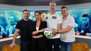 Das krone.tv-Fußballteam mit seinem Experten Stefan Maierhofer im WM-Studio.