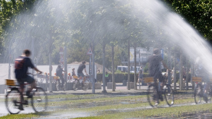 Bei der Hitze suchten am Wochenende viele Menschen Abkühlung (im Bild Berlin).