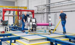 Im neuen Werk in Fürstenfeld werden Radsätze für Schienenfahrzeuge vormontiert und dann in Graz ...