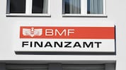 Die Steuerbehörde erhofft sich einen mittleren zweistelligen Millionenbetrag.
