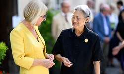 Die Landeshauptfrau beim Empfang von Prinzessin Maha Chakri Sirindhorn.  