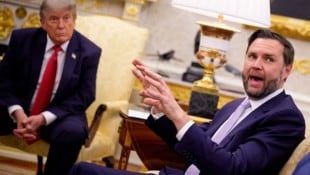 Vize Vance vergleicht seinen Präsidenten mit Nixon.