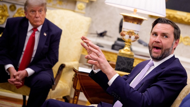 Vize Vance vergleicht seinen Präsidenten mit Nixon.