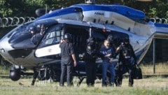 Der Angeklagte wurde per Hubschrauber zum Gericht gebracht. 