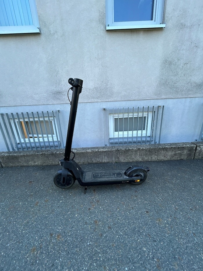 Marke: Comscoot Typ: Performance Plus Farbe: Schwarz Seriennummer: SB2C000002