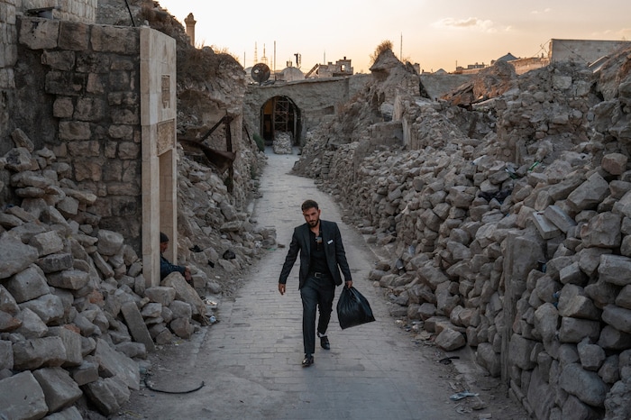 „Dies ist der alte Markt von Aleppo, das Herz der Stadt. Während des Krieges wurde er verwüstet. ...