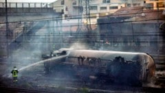 Am 29. Juni 2009 war der Güterzug in unmittelbarer Nähe des Bahnhofs von Viareggio entgleist. Es ...