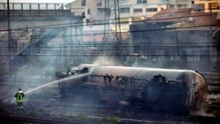 Am 29. Juni 2009 war der Güterzug in unmittelbarer Nähe des Bahnhofs von Viareggio entgleist. Es ...