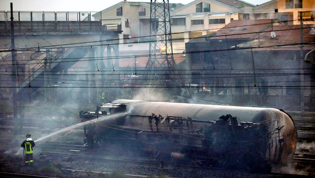 Am 29. Juni 2009 war der Güterzug in unmittelbarer Nähe des Bahnhofs von Viareggio entgleist. Es ...