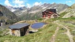 Die Edmund-Graf-Hütte am oberen Kapplerboden – direkt dahinter gibt es einen Minisee und eine ...