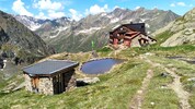 Die Edmund-Graf-Hütte am oberen Kapplerboden – direkt dahinter gibt es einen Minisee und eine ...