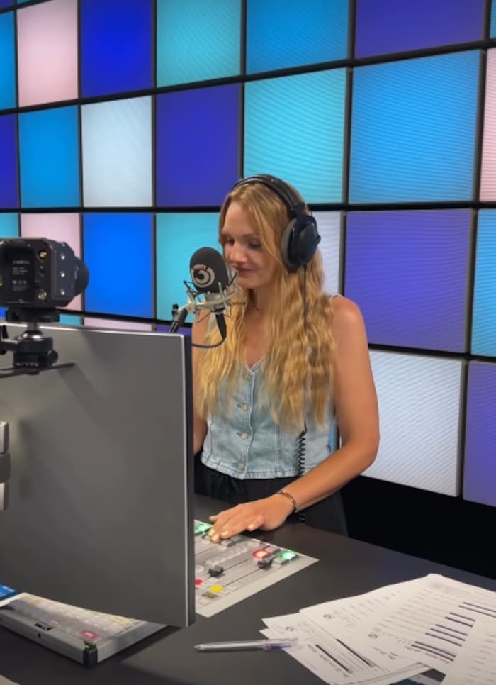 In ihrer Instagram-Story teilte Lisa Hotwagner ihren emotionalen letzten Auftritt im Ö3-Studio.