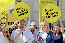 Bei brütender Hitze lud Kurt Hohensinner auf den Freiheitsplatz zum Wahlkampfabschluss.