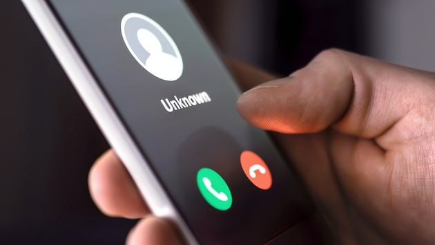 Kriminelle Netzwerke nutzen zunehmend digitale Plattformen, verschlüsselte Kommunikation und KI, ...