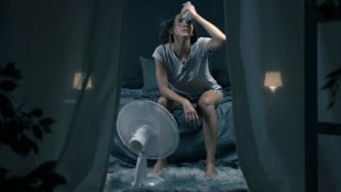 Schwitzen statt schlafen – die Nacht droht für viele Menschen kurz zu werden.