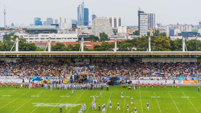 Vom Hörsaal aufs Football-Feld