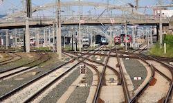 Achtung Bahnreisende: Die extremen Temperaturen stellen die heimischen Zugstrecken auf die ...