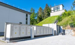 Der Speicher ergänzt das Laufwasserkraftwerk Schütt.