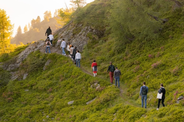 Abseits der Musik, wird die malerische Natur des Lesachtals erkundet. So lernen viele die Region ...