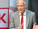 Finanzminister Markus Marterbauer ist bei der Arbeiterkammer (AK) karenziert. Ansprüche aus dem ...