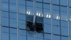 Schäden am Citic Tower nach dem Einschlag des Leichtflugzeugs