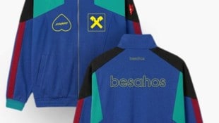 Der Nachbau der gehypten Jacke kann jetzt bestellt werden